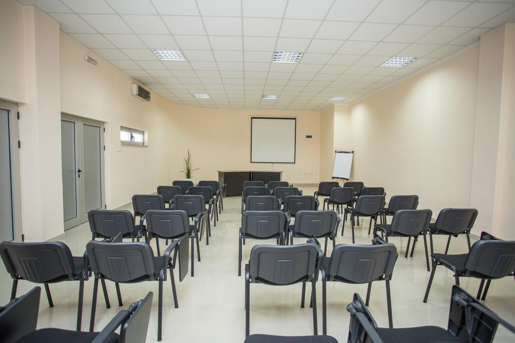Sin-Kom Hotel Garni Pirot Esterno foto