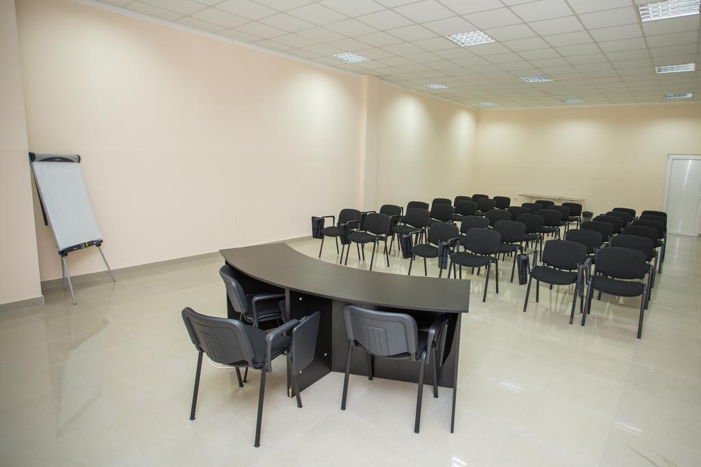 Sin-Kom Hotel Garni Pirot Esterno foto