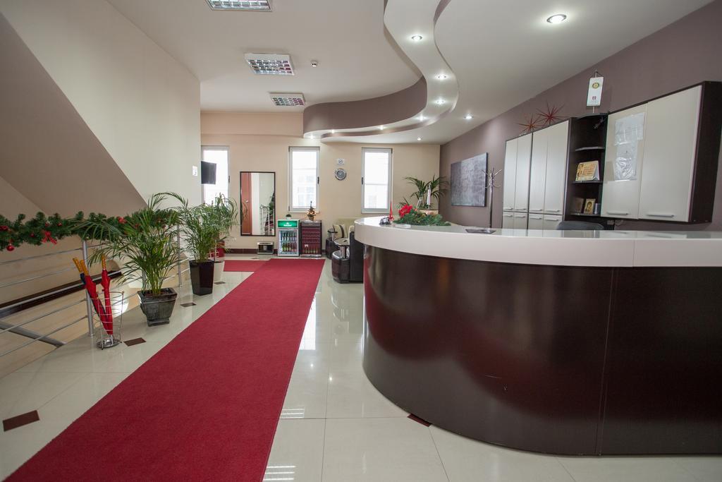 Sin-Kom Hotel Garni Pirot Esterno foto