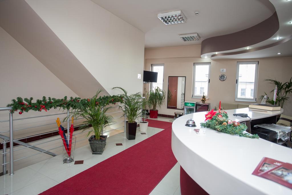 Sin-Kom Hotel Garni Pirot Esterno foto