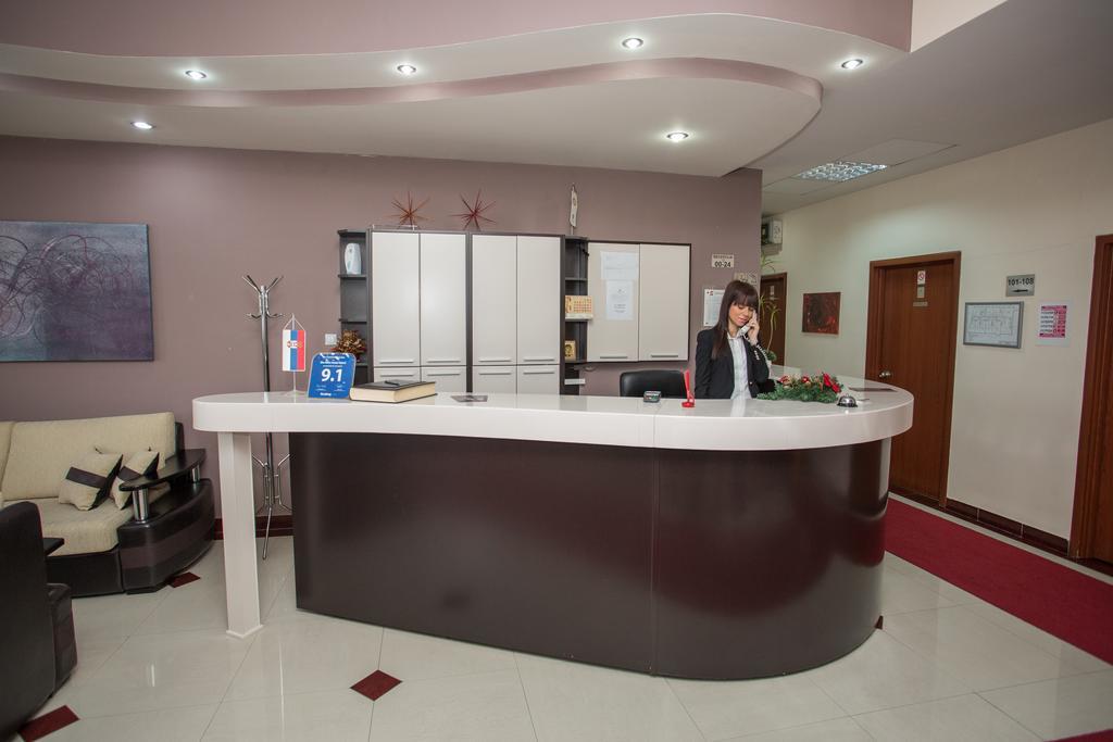 Sin-Kom Hotel Garni Pirot Esterno foto