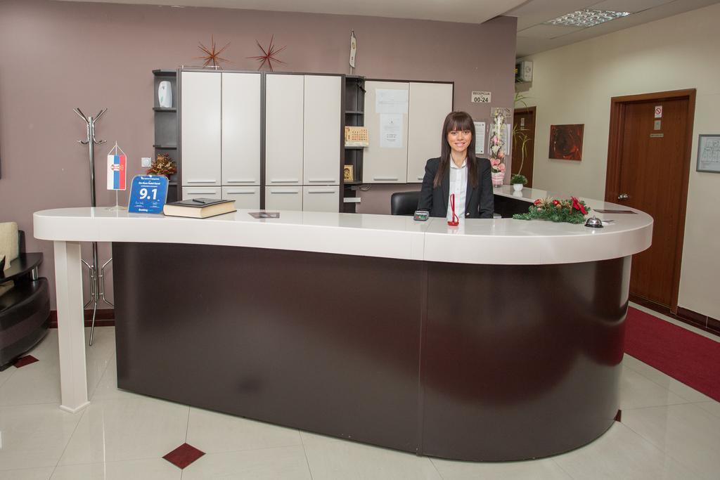 Sin-Kom Hotel Garni Pirot Esterno foto