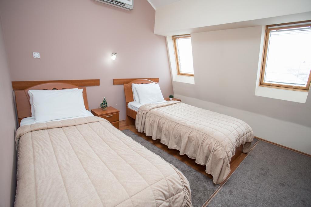Sin-Kom Hotel Garni Pirot Camera foto