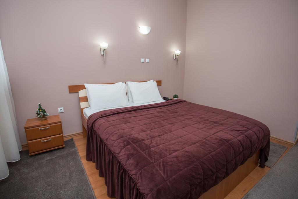 Sin-Kom Hotel Garni Pirot Esterno foto