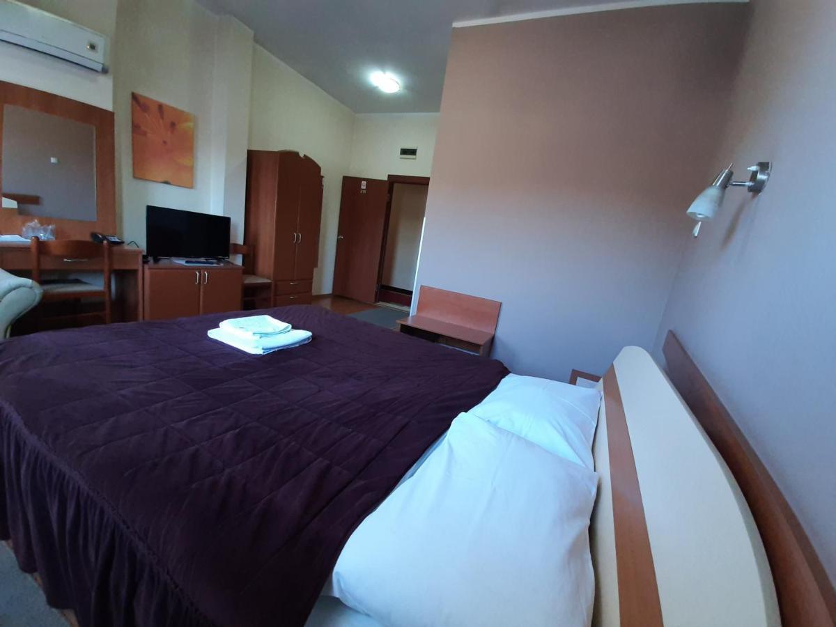 Sin-Kom Hotel Garni Pirot Esterno foto