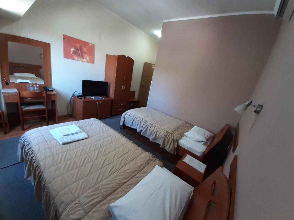 Sin-Kom Hotel Garni Pirot Esterno foto
