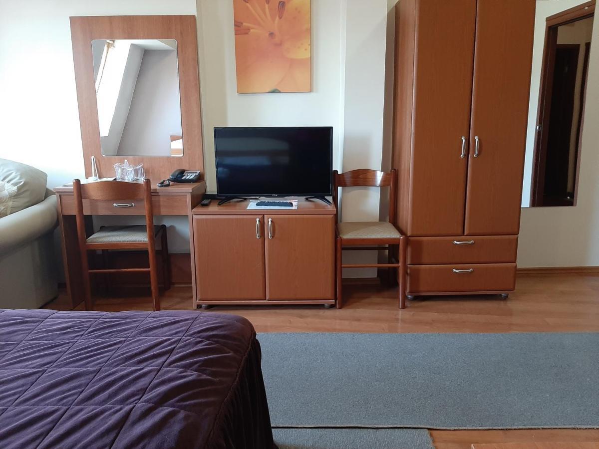 Sin-Kom Hotel Garni Pirot Esterno foto
